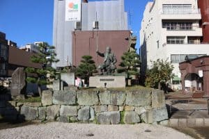柴田勝家の銅像